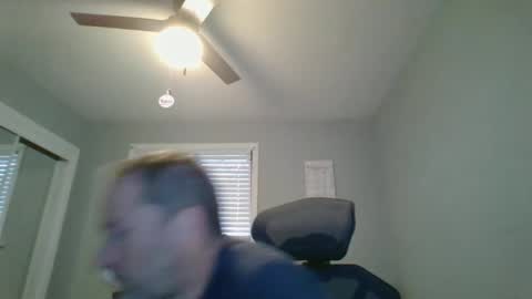 hey online show from April 4, 10:07 pm