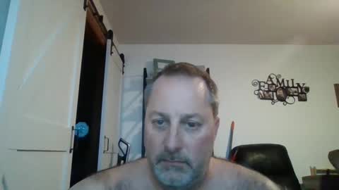 Snapshot of brettsky chatting on December 5, 9:39 pm hey online show from December 5, 9:39 pm