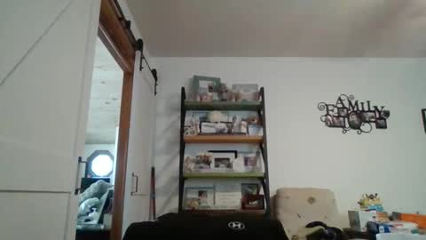 Snapshot of brettsky chatting on October 29, 8:12 pm hey online show from October 29, 8:12 pm