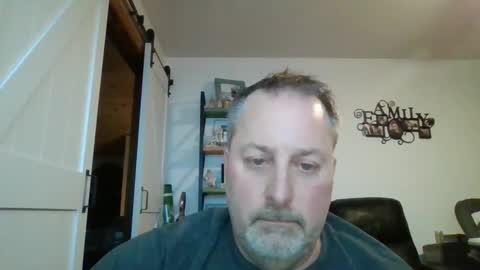 Snapshot of brettsky chatting on January 11, 12:22 am hey online show from January 11, 12:22 am