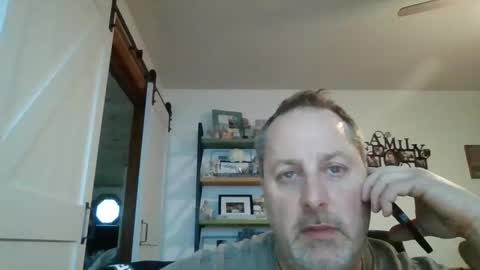 Snapshot of brettsky chatting on December 10, 3:55 pm hey online show from December 10, 3:55 pm