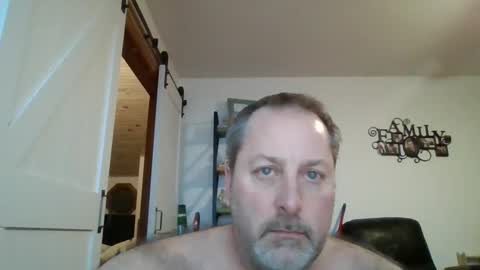 Snapshot of brettsky chatting on January 8, 5:16 am hey online show from January 8, 5:16 am