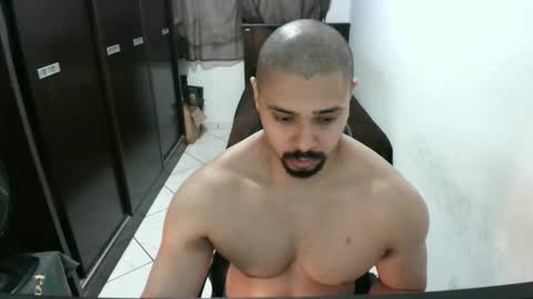 Snapshot of brianaries chatting on October 23, 5:11 am brianaries online show from October 23, 5:11 am