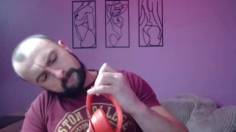 brindlefly69 online show from December 25, 12:26 pm