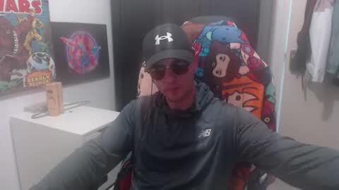 Snapshot of britishbigdick_ chatting on October 27, 7:38 pm britishbigdick_ online show from October 27, 7:38 pm