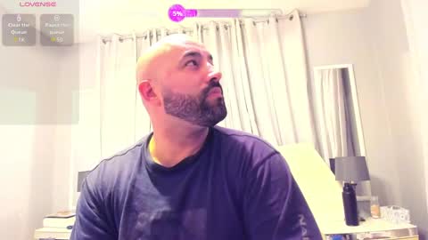 Snapshot of brokenmike31 chatting on October 25, 6:26 am Brokenmike online show from October 25, 6:26 am