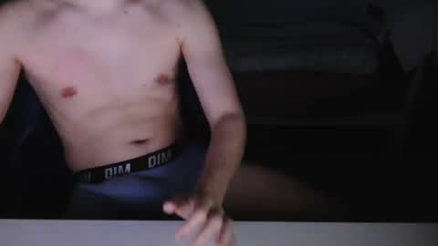 Snapshot of bronzeben chatting on March 3, 7:28 am Ben online show from March 3, 7:28 am