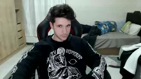 Snapshot of brownhaiir chatting on December 5, 2:55 pm brownhaiir online show from December 5, 2:55 pm