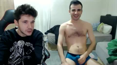 Snapshot of brownhaiir chatting on December 7, 11:07 am brownhaiir online show from December 7, 11:07 am