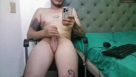 Snapshot of brownnie_man chatting on October 17, 7:01 am Mandinnnngooooo online show from October 17, 7:01 am