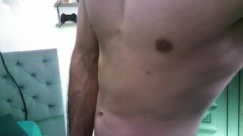 Snapshot of brownnie_man chatting on October 3, 2:49 am Mandinnnngooooo online show from October 3, 2:49 am