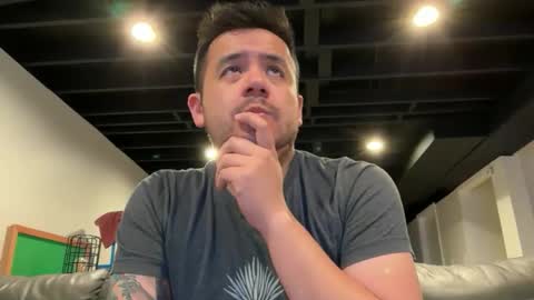 Bruce online show from April 8, 3:18 am