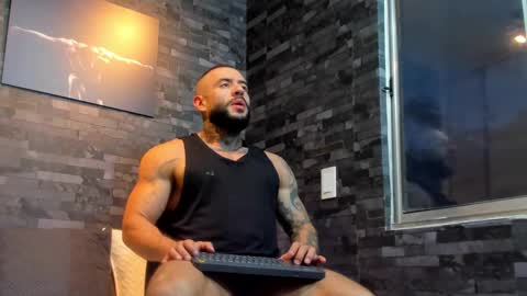 brucedallas online show from October 5, 11:09 pm