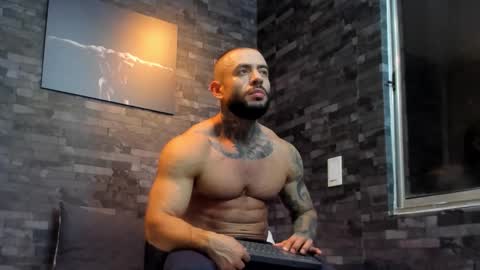 brucedallas online show from October 3, 1:54 am