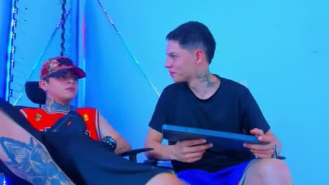 Snapshot of bruno_wild chatting on October 17, 6:17 am Bruno wild online show from October 17, 6:17 am