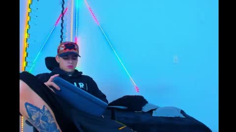 Snapshot of bruno_wild chatting on September 18, 7:21 am Bruno wild online show from September 18, 7:21 am