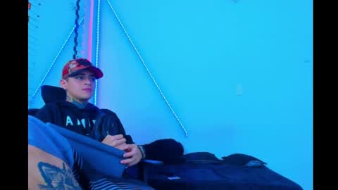 Snapshot of bruno_wild chatting on September 19, 7:31 am Bruno wild online show from September 19, 7:31 am