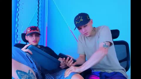 Snapshot of bruno_wild chatting on September 22, 12:48 pm Bruno wild online show from September 22, 12:48 pm