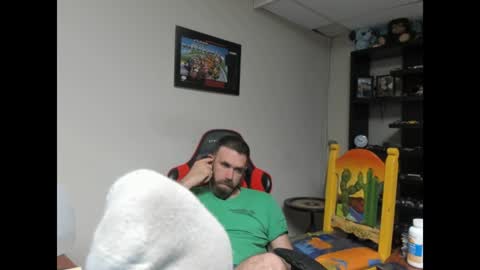 BRUTALMASTER1983 online show from December 7, 6:32 am