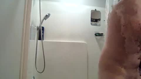 Snapshot of brxdd88 chatting on October 20, 5:11 am BRADDY online show from October 20, 5:11 am