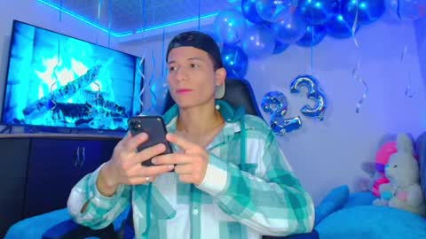 BRYAM INDEPENDENT MODEL online show from January 11, 1:16 am