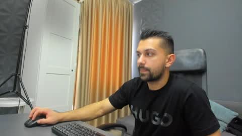 BryceReign online show from April 1, 10:06 am