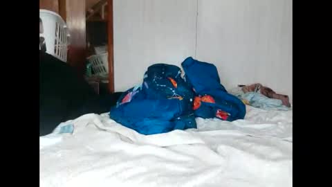 Snapshot of bubblebutt417 chatting on January 16, 5:21 am Max  candi online show from January 16, 5:21 am