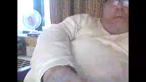 Snapshot of buddyluvzumore chatting on February 13, 10:33 pm buddyluvzumore online show from February 13, 10:33 pm