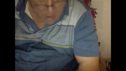 Snapshot of buddyluvzumore chatting on January 2, 2:11 am buddyluvzumore online show from January 2, 2:11 am