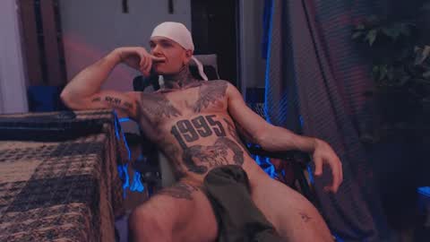 Snapshot of bulatov_x chatting on February 21, 7:55 am Dmitriy  online show from February 21, 7:55 am