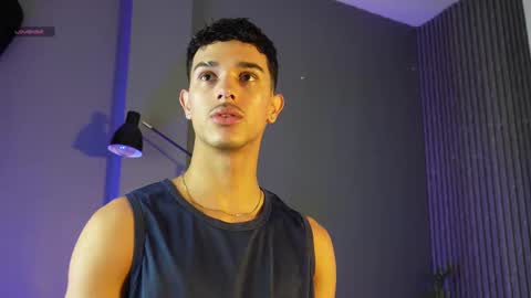 Buster independent model online show from September 9, 12:26 pm