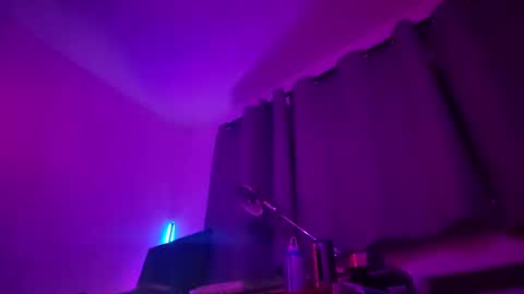 Snapshot of bwall1425 chatting on September 18, 12:56 am bwall1425 online show from September 18, 12:56 am