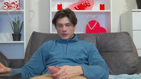 Snapshot of calvin_cay chatting on February 7, 7:49 pm Calvin online show from February 7, 7:49 pm