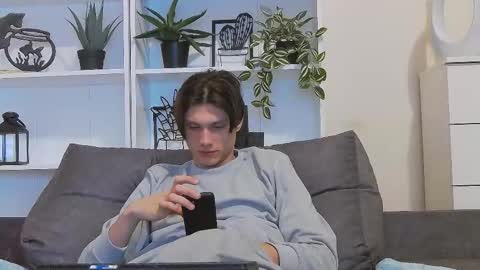 Snapshot of calvin_cay chatting on February 26, 7:47 pm Calvin online show from February 26, 7:47 pm