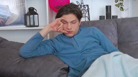 Snapshot of calvin_cay chatting on February 24, 6:49 am Calvin online show from February 24, 6:49 am