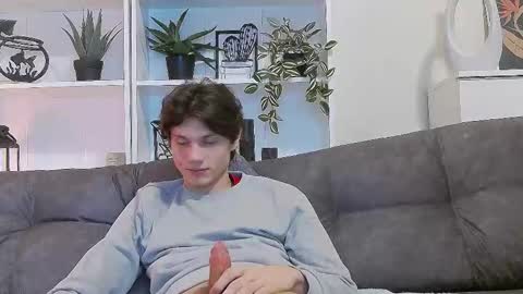 Snapshot of calvin_cay chatting on March 10, 8:23 pm Calvin online show from March 10, 8:23 pm