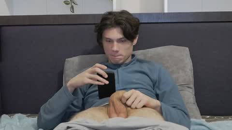 Snapshot of calvin_cay chatting on January 29, 7:43 pm Calvin online show from January 29, 7:43 pm