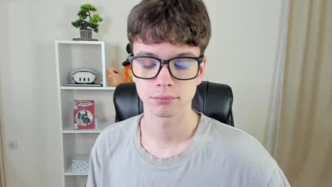 Hey I am Calvin  online show from January 22, 7:13 pm