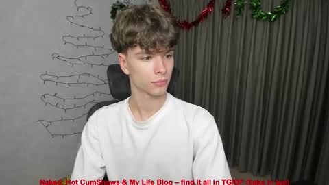 Hey I am Calvin  online show from December 14, 7:54 pm