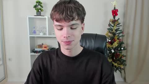 Hey I am Calvin  online show from December 21, 7:06 pm