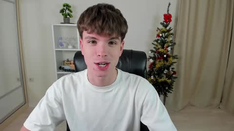 Hey I am Calvin  online show from December 27, 7:03 pm