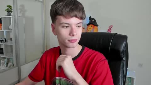 Hey I am Calvin  online show from January 12, 7:10 pm