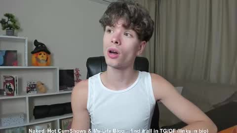 Hey I am Calvin  online show from September 13, 9:16 pm