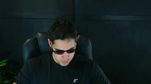 camara110 online show from March 4, 7:11 pm