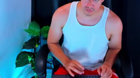 camara110 online show from December 7, 6:48 pm