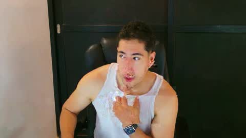 camara110 online show from January 23, 9:50 pm