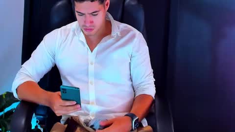 camara110 online show from December 19, 2:12 am