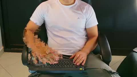 camara110 online show from January 27, 5:37 pm