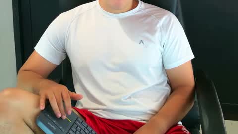 camara110 online show from February 1, 5:37 pm