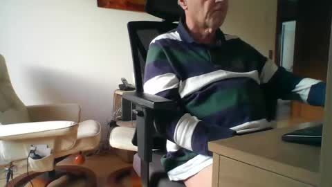 Snapshot of camcologne chatting on January 6, 2:25 pm camcologne online show from January 6, 2:25 pm